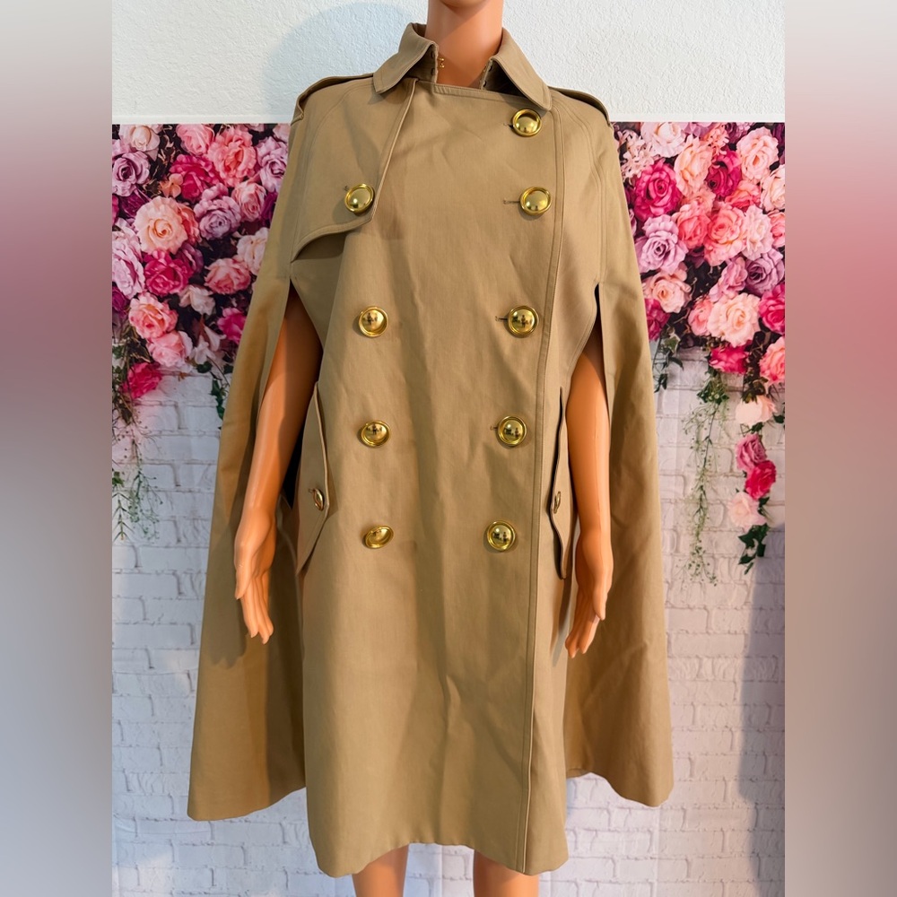 Burberry trench cape crafted in the house's signature heritage style.